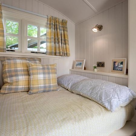 The Heron Shepherds Hut At Lyth Valley Brigsteer 외부 사진